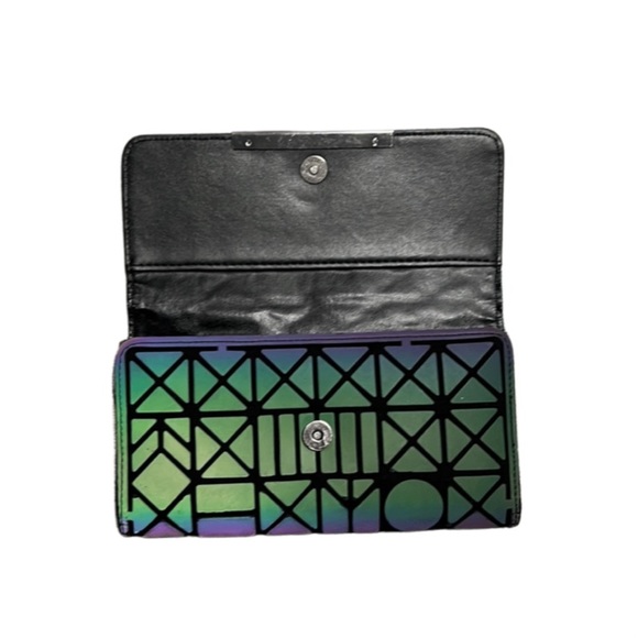 RAVE Clutch Wallet - Picture 4 of 16